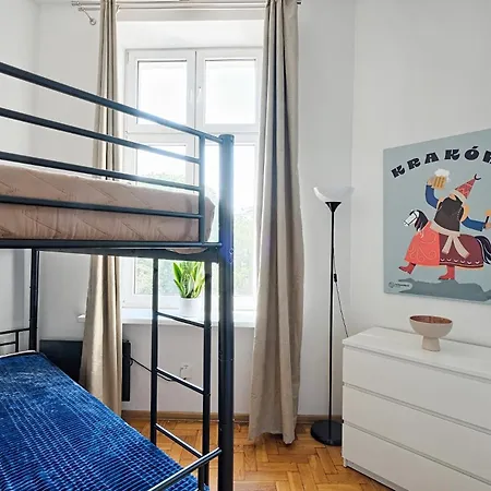 Urban Nest Dietla 69